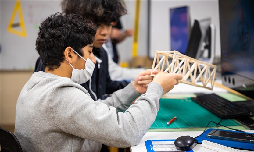 Students make miniature bridges